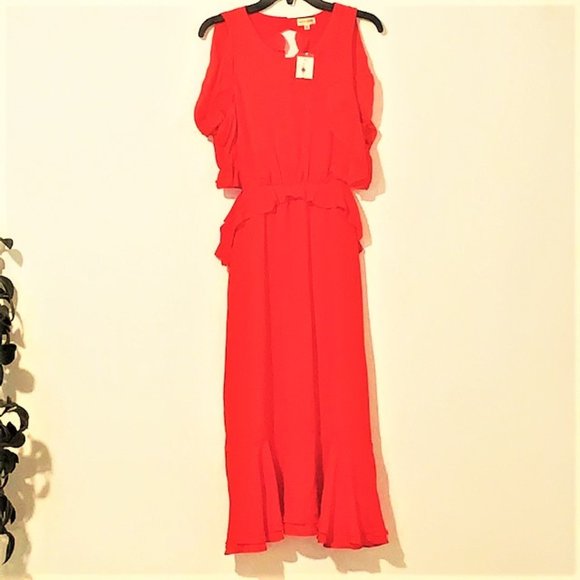 MAISON JULES 'Beijing' Cold Shoulder Dress - Picture 2 of 13